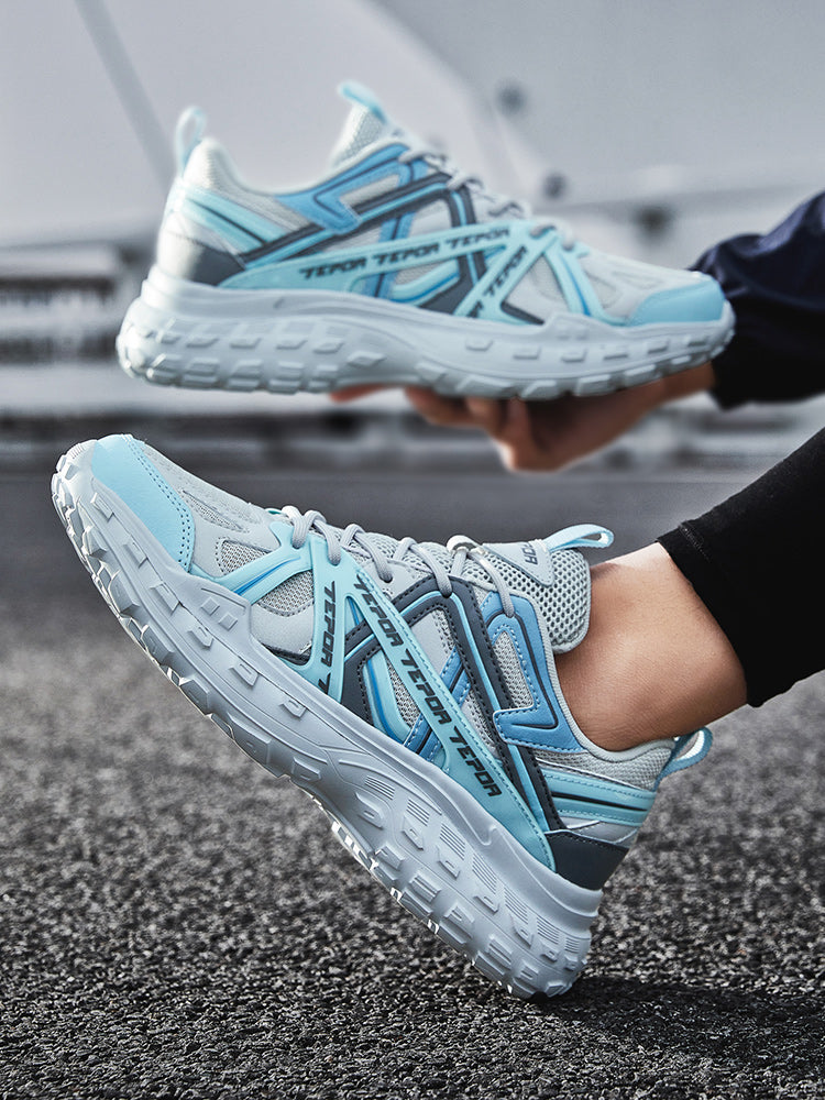 IRIS – Spectrum Knit Runner – Prism Drop