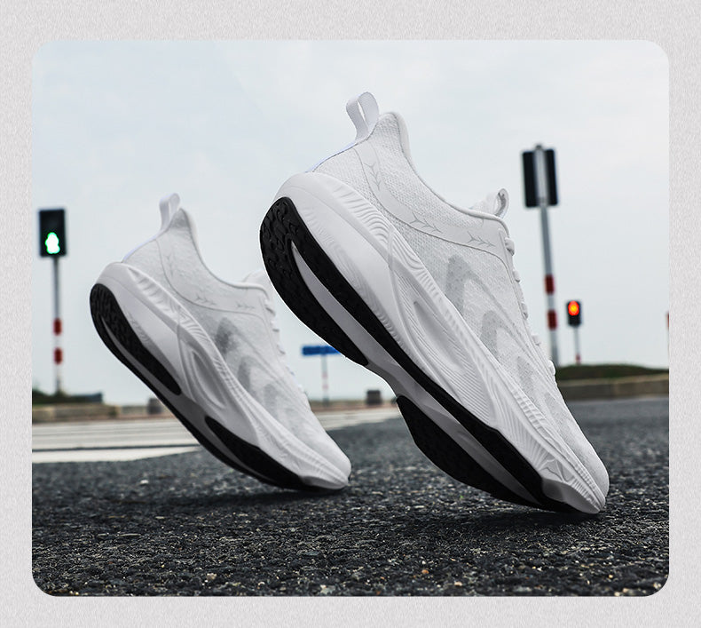 45-degree view of the ApexRush performance sneaker: seamless fabric-yarn upper, visible gold half-palm carbon plate, sculpted 3D bionic arch, TEPOR-WAVE energy-return midsole and rubber-plastic outsole with hidden 4 cm lift.