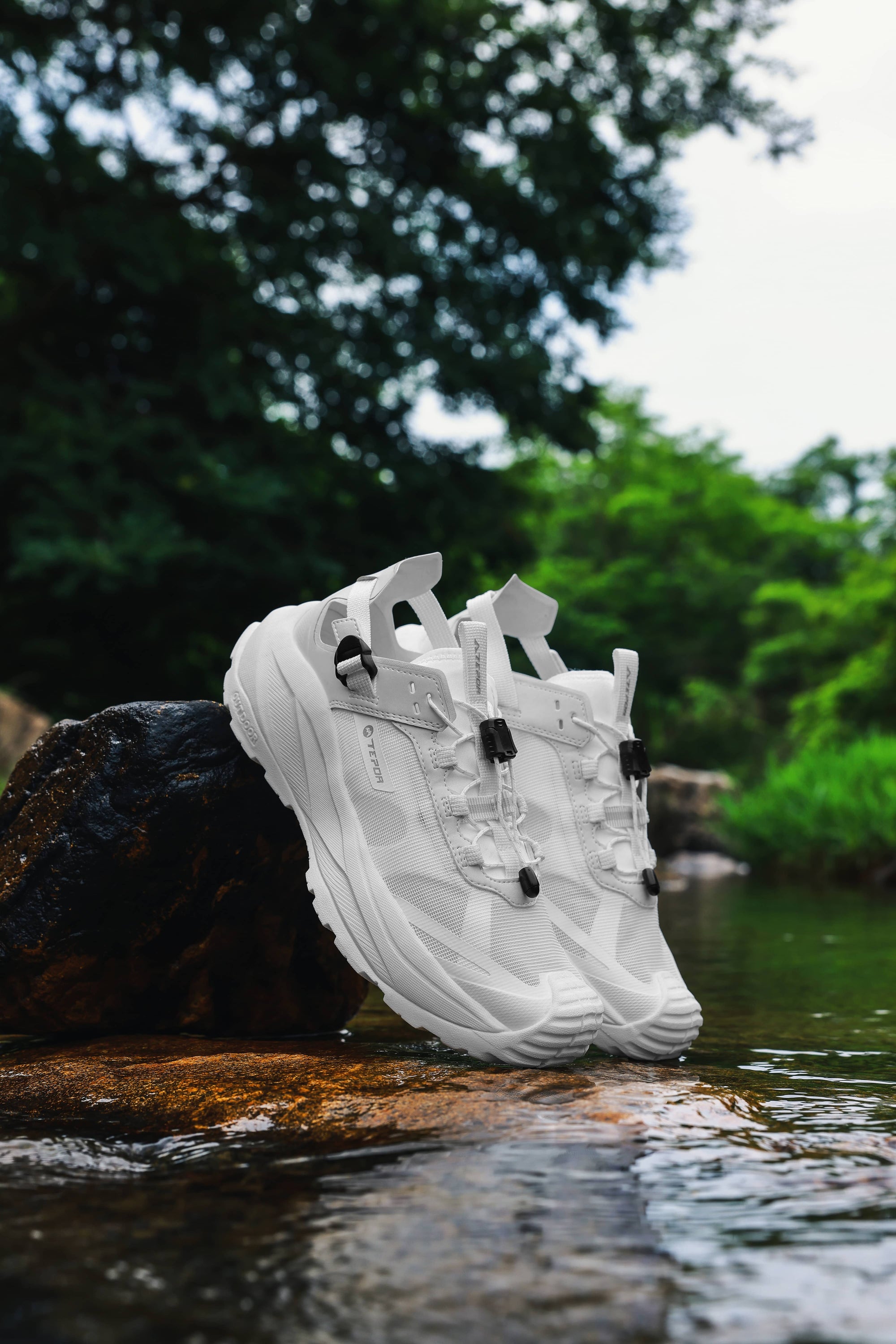 TEPOR unisex white outdoor sports sandals, designed for outdoor adventures with breathable and durable features. Official authentic product from TEPOR, a brand since 1986.